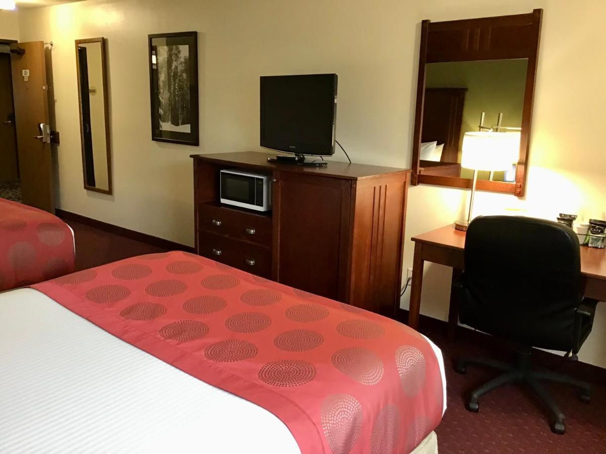 Baymont By Wyndham Bozeman Motel Bagian luar foto