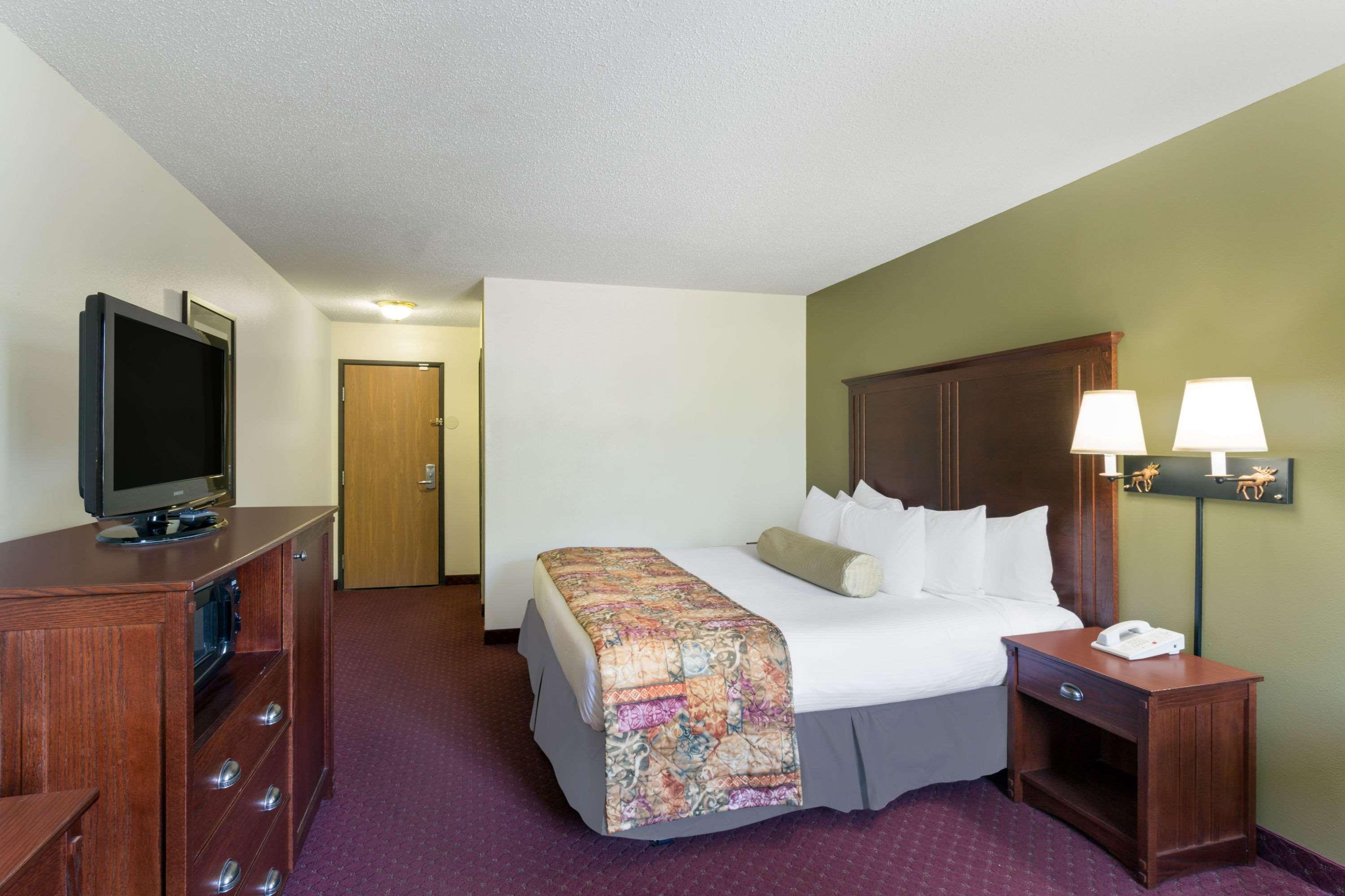 Baymont By Wyndham Bozeman Motel Bagian luar foto
