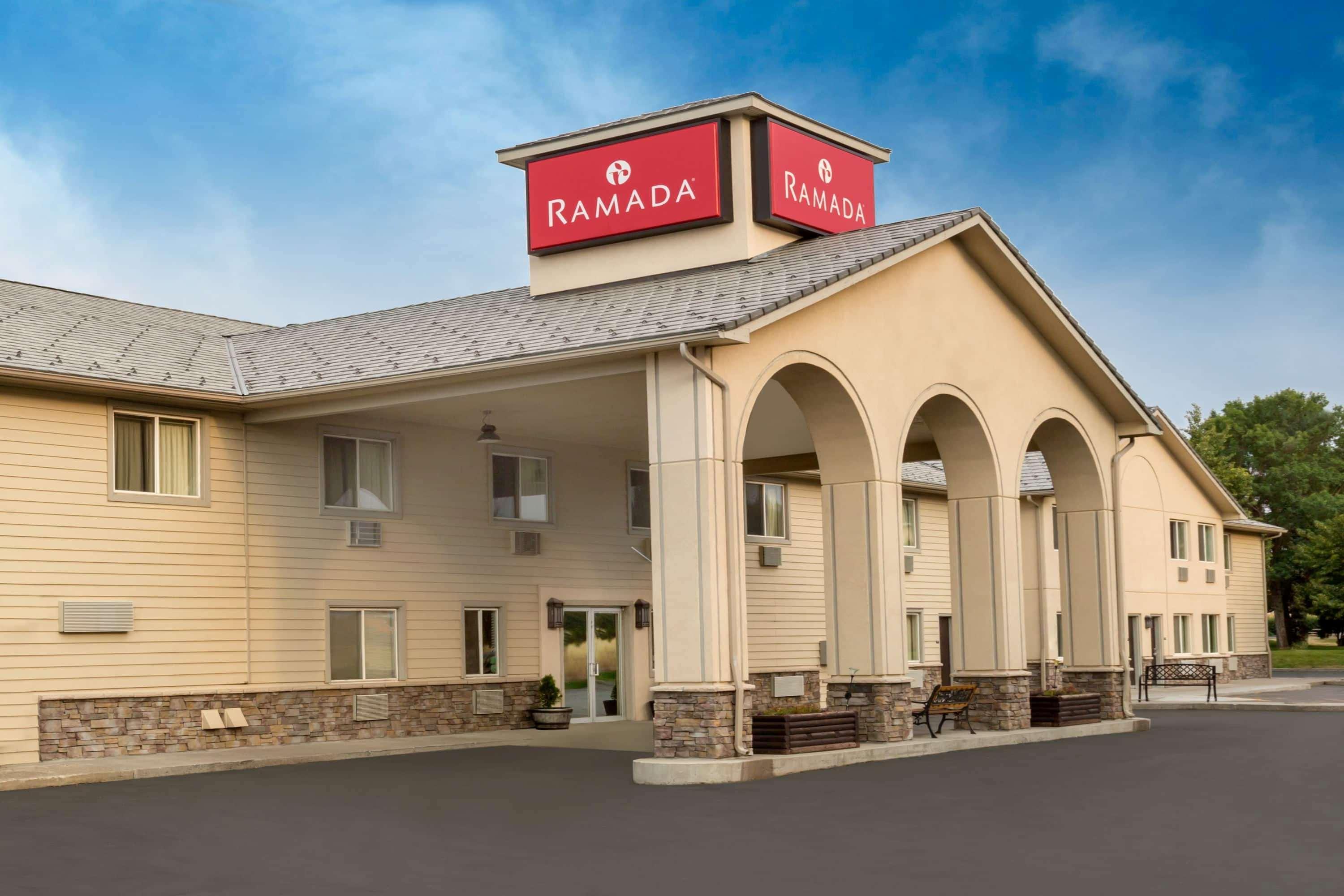 Baymont By Wyndham Bozeman Motel Bagian luar foto