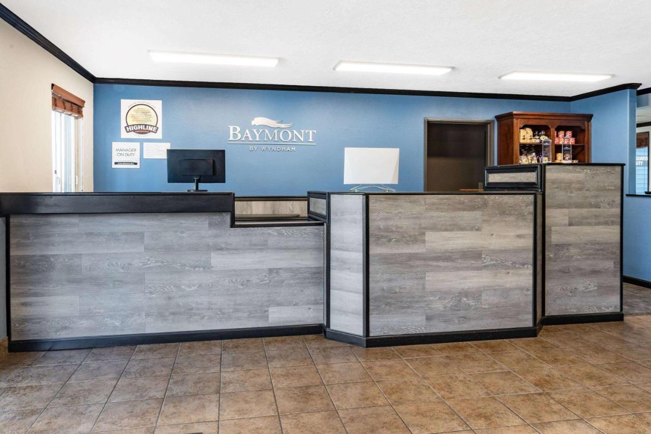 Baymont By Wyndham Bozeman Motel Bagian luar foto