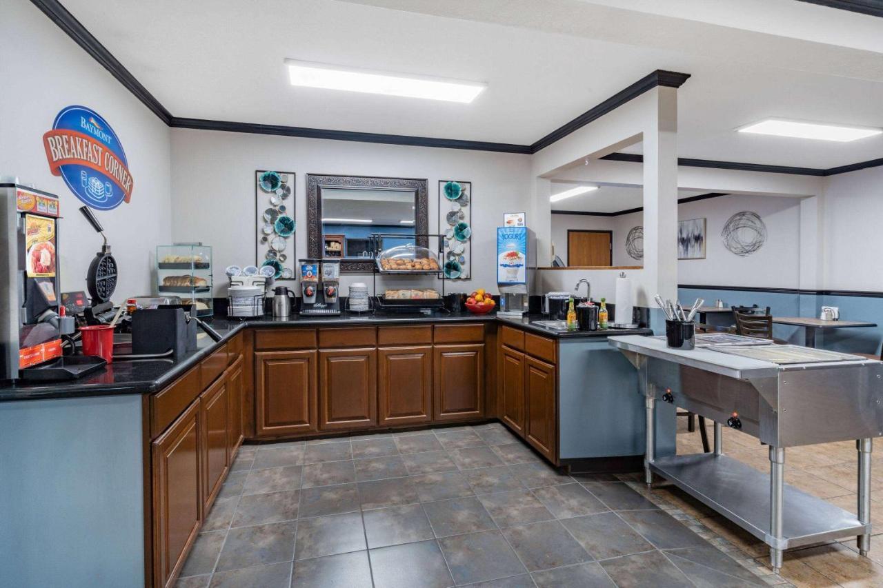 Baymont By Wyndham Bozeman Motel Bagian luar foto