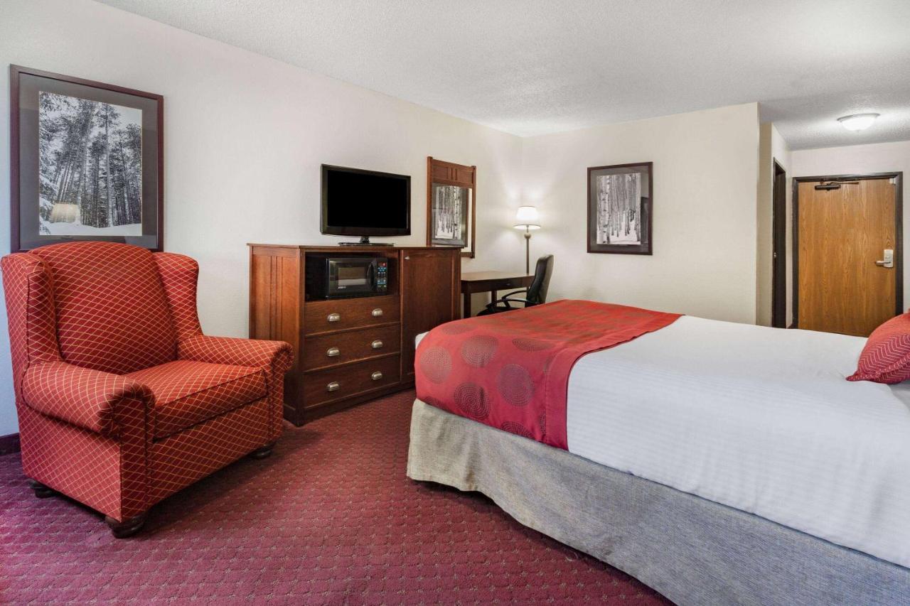 Baymont By Wyndham Bozeman Motel Bagian luar foto