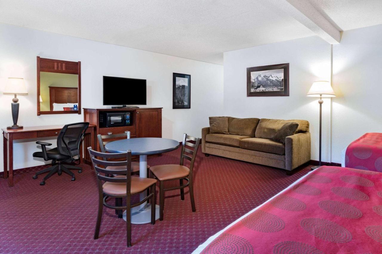 Baymont By Wyndham Bozeman Motel Bagian luar foto