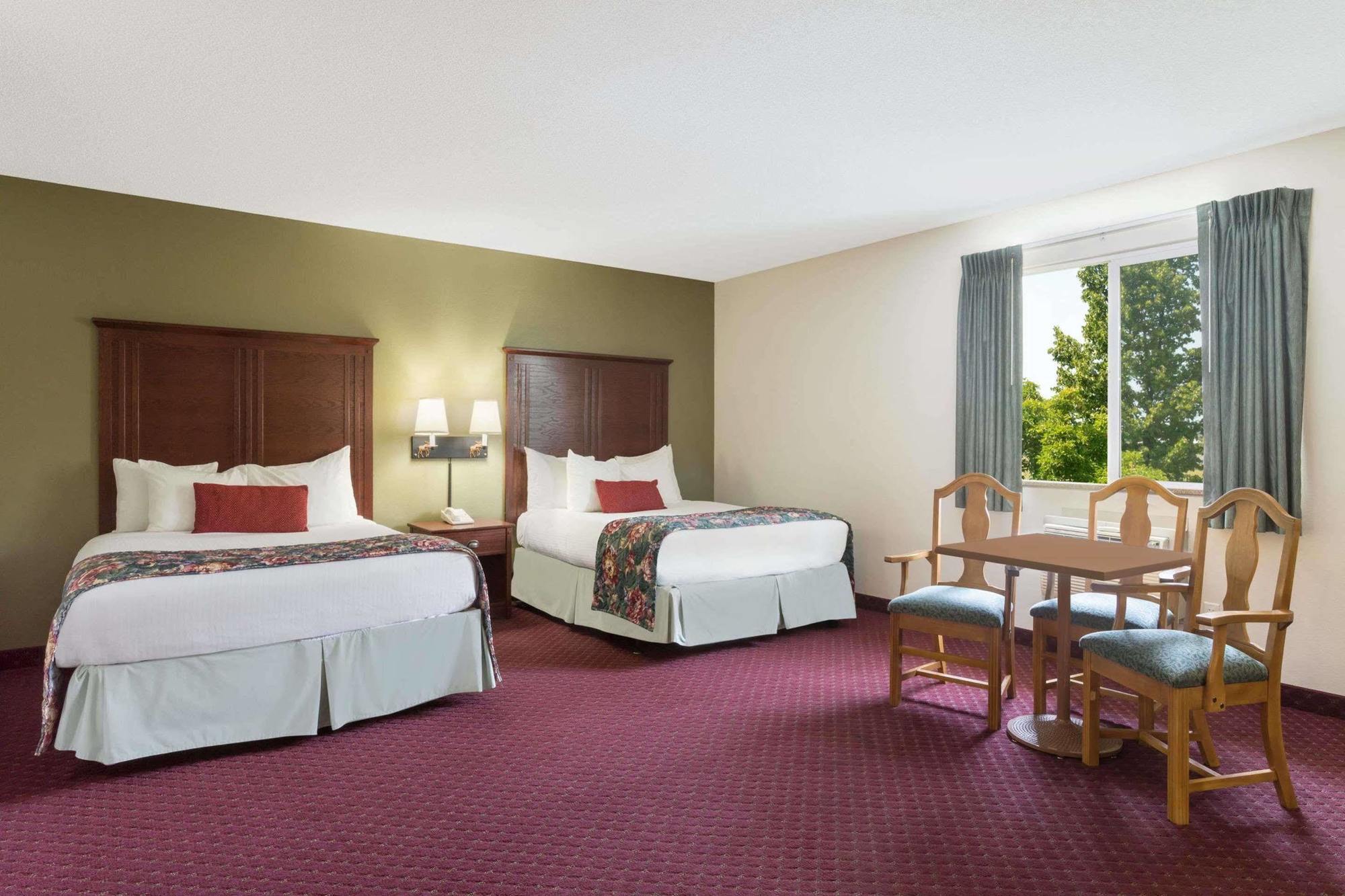 Baymont By Wyndham Bozeman Motel Bagian luar foto